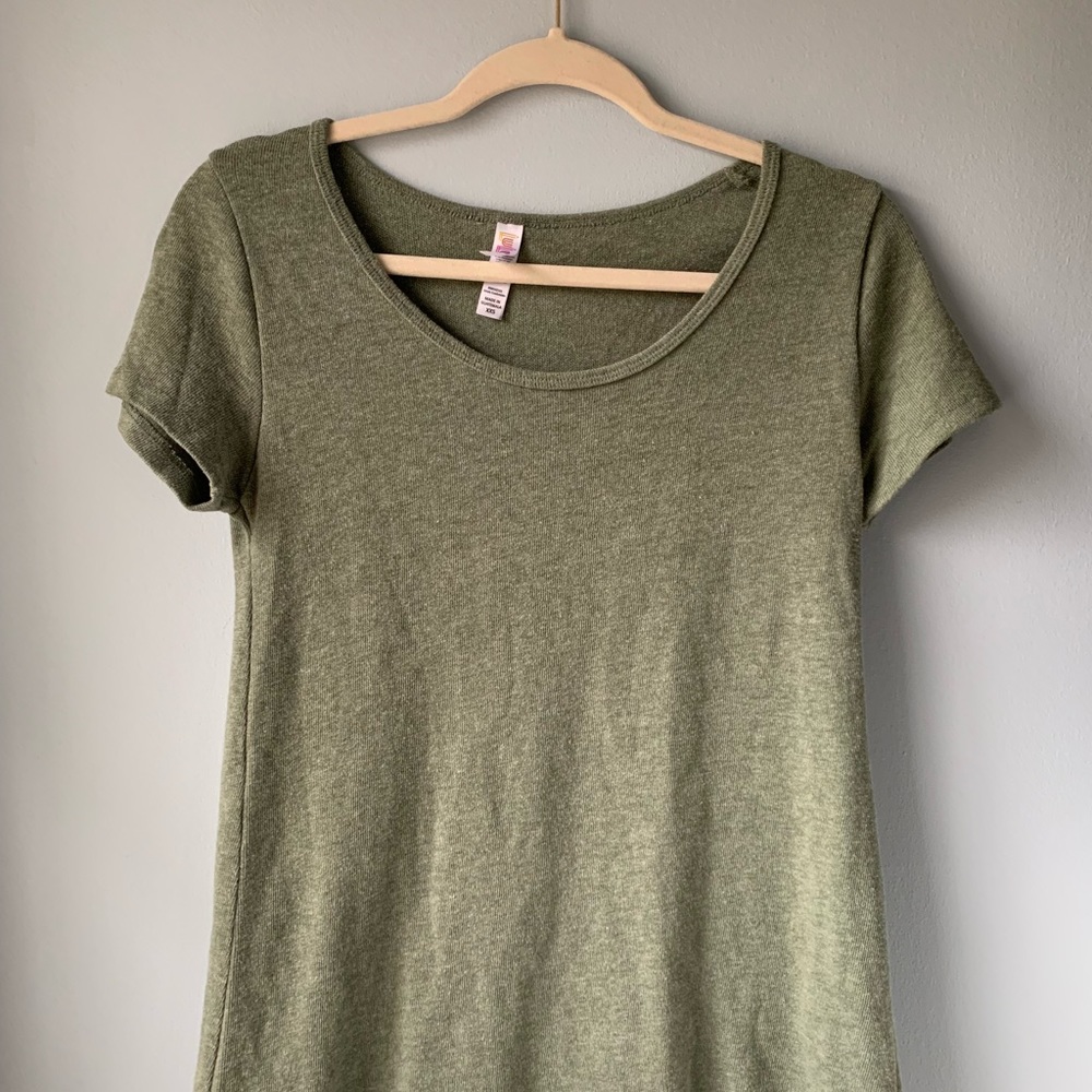 Classic Tee Lularoe Green New without tags XXS
